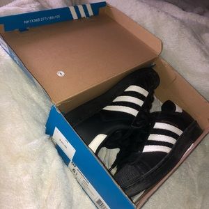 Adidas superstars